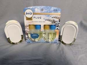 Febreze Luxe PLUG Limited Edition Serene Snowfall Scented Oil Refill, 2 Count